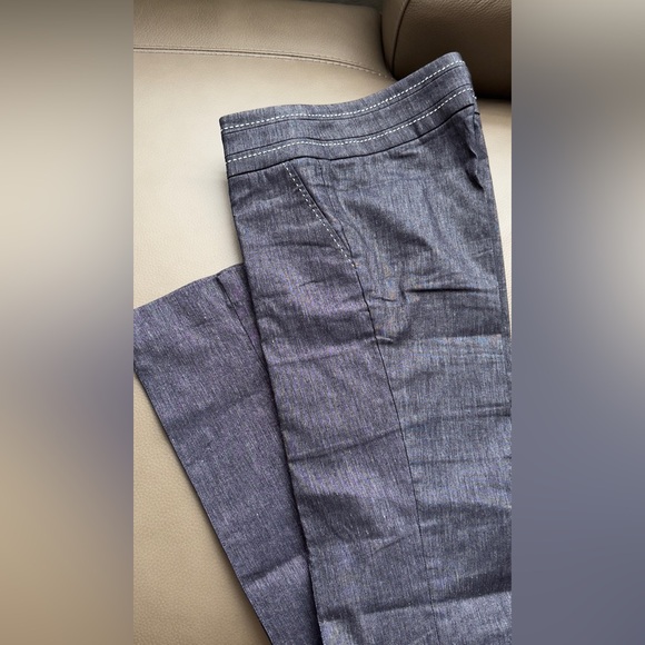 Jacket and pants suit in size 6, BEBE - Picture 14 of 16